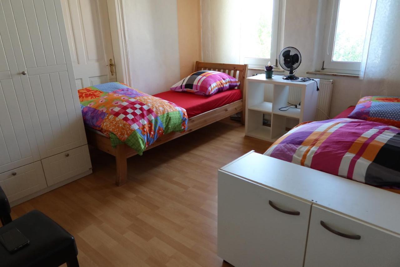 Ferienwohnung Im Einfamilienhaus, Automobil Und Robert Schumann Stadt Zwickau Esterno foto